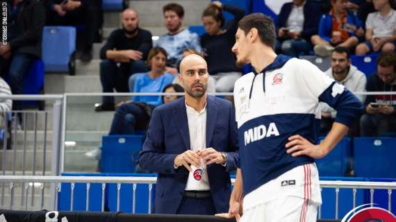 A2 - Urania Milano, ai saluti il team manager Roberto Gentile dopo 14 stagioni