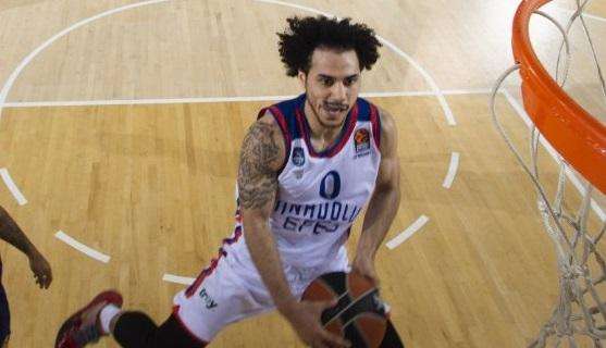EuroLeague - Shane Larkin sigilla la vittoria dell'Anadolu Efes a Barcelona