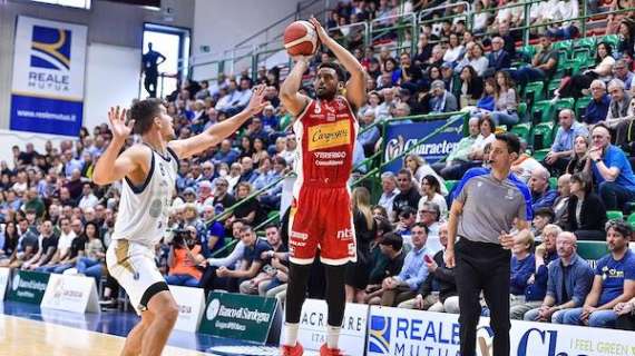 LIVE LBA - Bluiett e il cuore della Vuelle sbancano la Sassari di Tyree