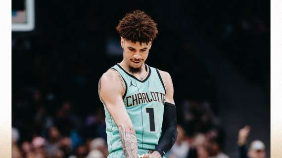 NBA - Hornets travolgenti con Ball e Bridges sui Pelicans di Williamson