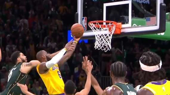 NBA - Lakers, LeBron James e il mancato fischio nel finale contro i Celtics