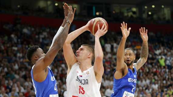 FIBA WCQ – Μόνο στην παράταση η Σερβία του Jokic κέρδισε την Ελλάδα του Αντετοκούνμπο