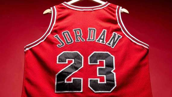 NBA - Battuta una maglia di Michael Jordan per $4,68 milioni