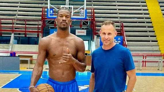 Al PalaBarbuto di Napoli si allena la stella NBA Jimmy Butler