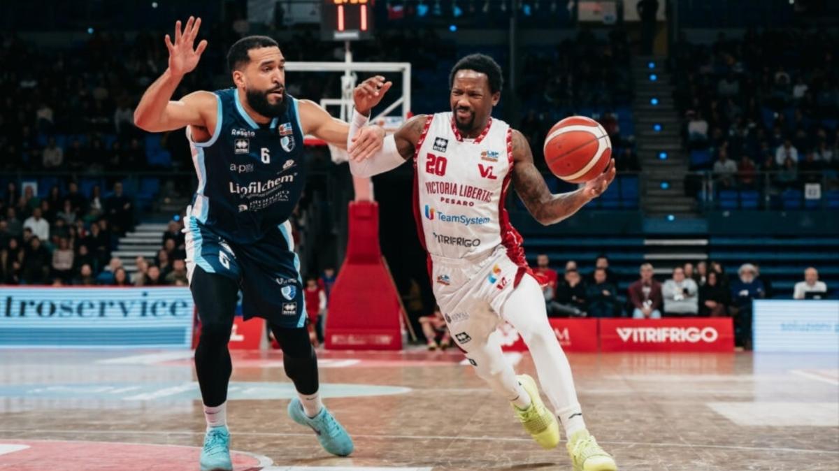 Kay Felder, nuovo stop: la VL Pesaro senza l'americano per quasi due mesi