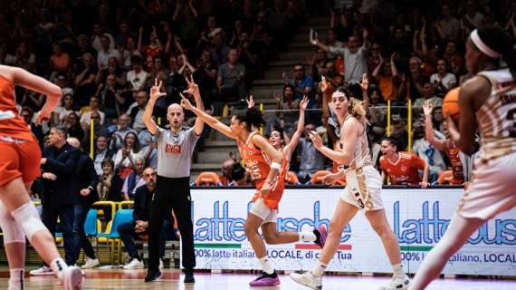 A1 F Finale - Schio supera Venezia nella ripresa e si prende gara 1