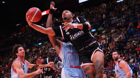 Virtus vs Olimpia all'intervallo: le pagelle e il tabellino statistico