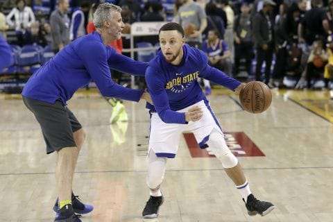 NBA - Warriors, il 1° marzo fissato il rientro di Steph Curry