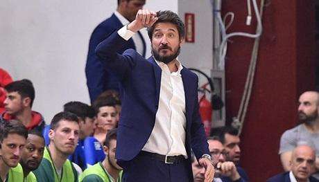 Lega A Playoff - Pozzecco si spiega: "Non ce l'ho con De Raffaele"