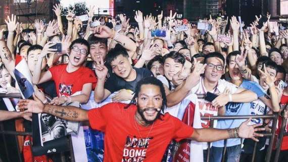 Derrick Rose lancia le Adidas DRose 10 in Cina / Scarpe Basket