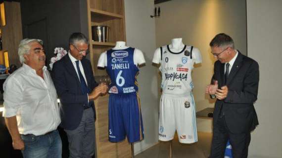 Lega A - Happy Casa Brindisi prepara la Supercoppa con le nuove maglie