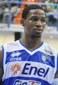 Due giornate di squalifica al campo di Barcellona e a Jonathan Gibson 