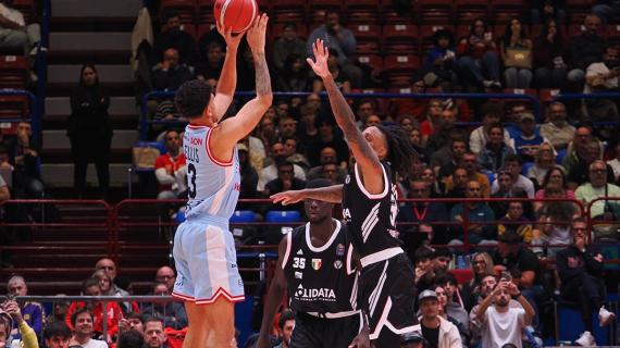 LIVE | Milano supera la Virtus all’overtime e sarà finale tutta lombarda con Brescia | Supercoppa