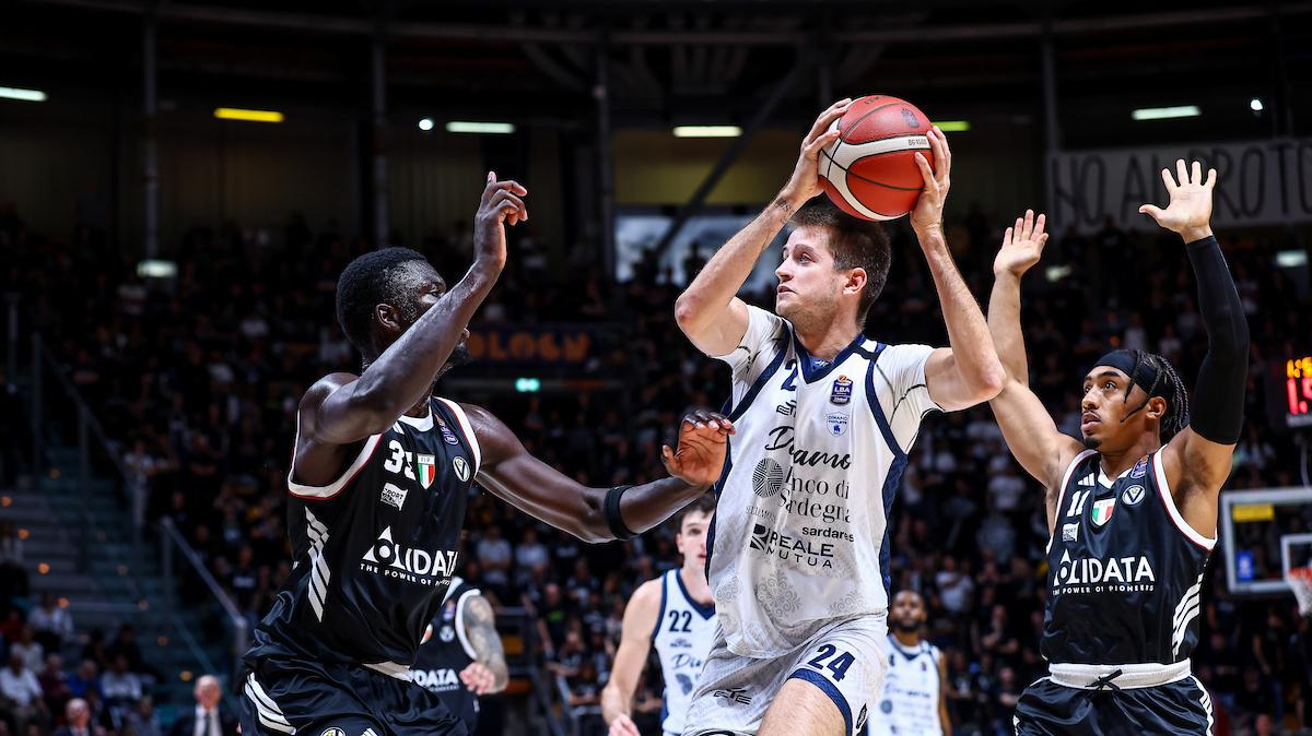 Highlights LBA | In scioltezza una buona Virtus Bologna per la Dinamo Sassari