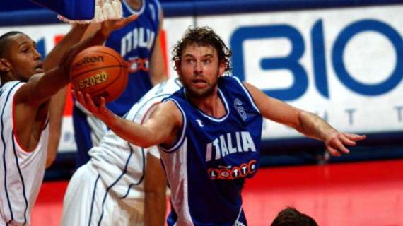 Italia-Francia ad EuroBasket 2003 domani live sui canali FIBA