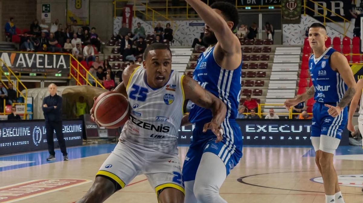 Gara-2: Tezenis Verona vs Valtur Brindisi 3°PERIODO