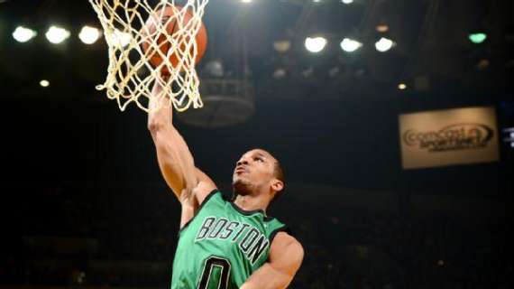 Avery Bradley Beats the Buzzer to Force OT in L.A.