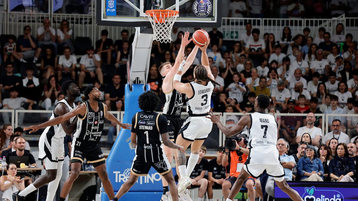 Aquila Trento vs Virtus Bologna, diretta (25', 44-64)