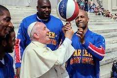 Gli Harlem Globetrotters incontrano Papa Francesco