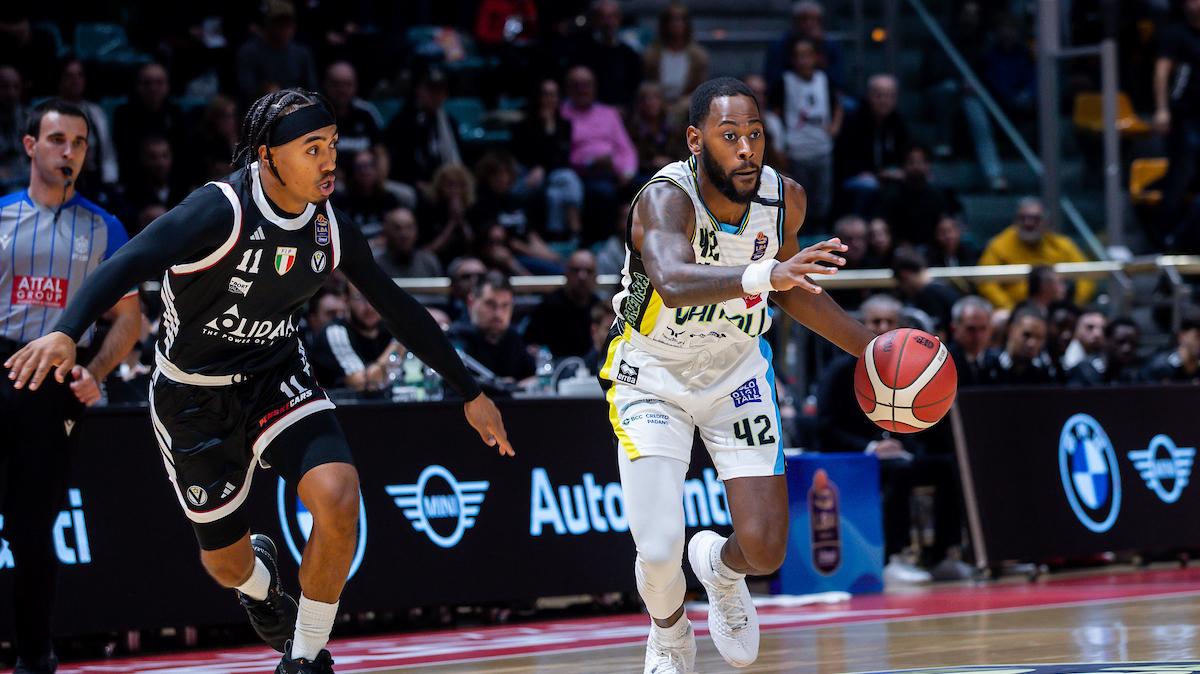 Highlights LBA - La Virtus Bologna incassa il break Vanoli 35-1 e non recupera