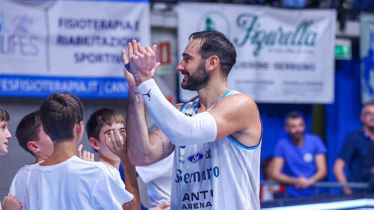 Acqua S.Bernardo Cantù, il punto di Moraschini: "Guadagniamoci subito il posto salvezza"