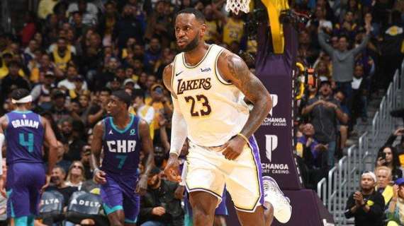 NBA - Lakers: Davis - Howard dominanti sotto canestro contro gli Hornets