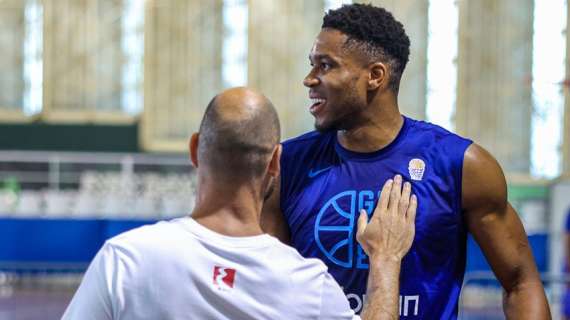 Grecia - Giannis Antetokounmpo è ancora in attesa dell'approvazione dei Bucks