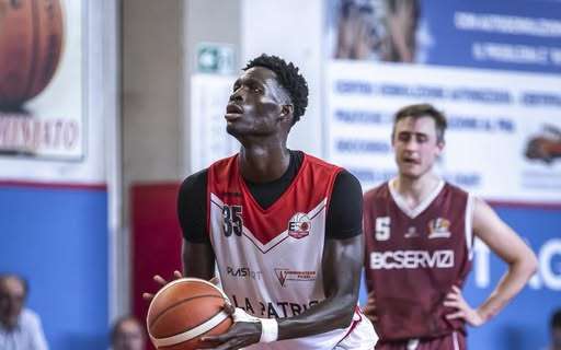 Serie B - Benjamin Ndour confermato all'Etrusca Basket San Miniato