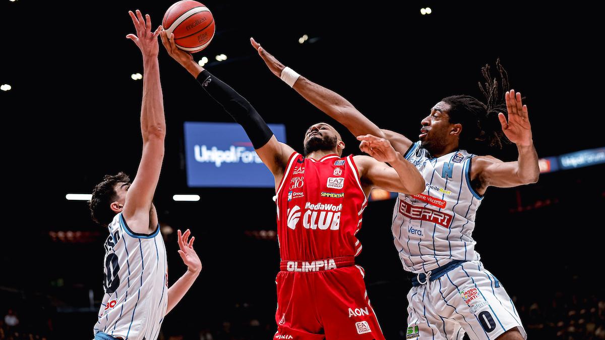 Prova di forza dell'Olimpia Milano, travolta la Guerri Napoli: gli highlights