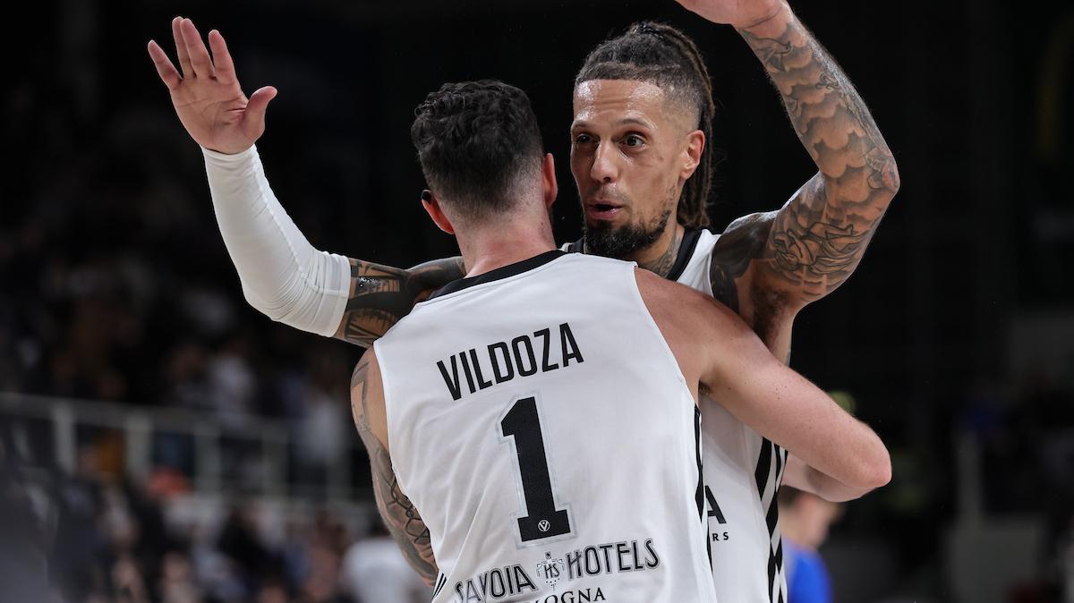 Virtus Bologna spalle al muro ma con il capitano. Si cerca alternative a Edwards, speranza Vildoza