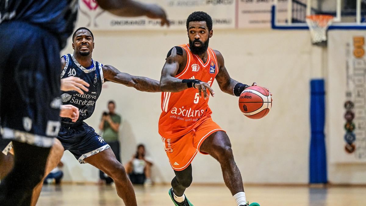 Mercato: Dinamo Sassari, spunta il nome di Corey Davis