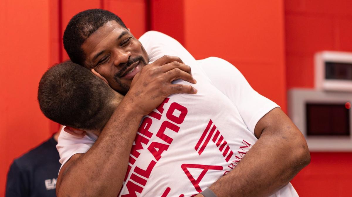 Kyle Hines a Milano: domenica l'Olimpia celebra un pezzo di storia 
