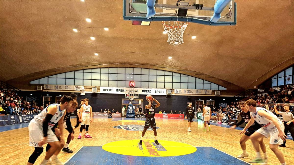 Serie B - La SuperConveniente risorge dal -16 dell’intervallo e supera Castellaneta: 