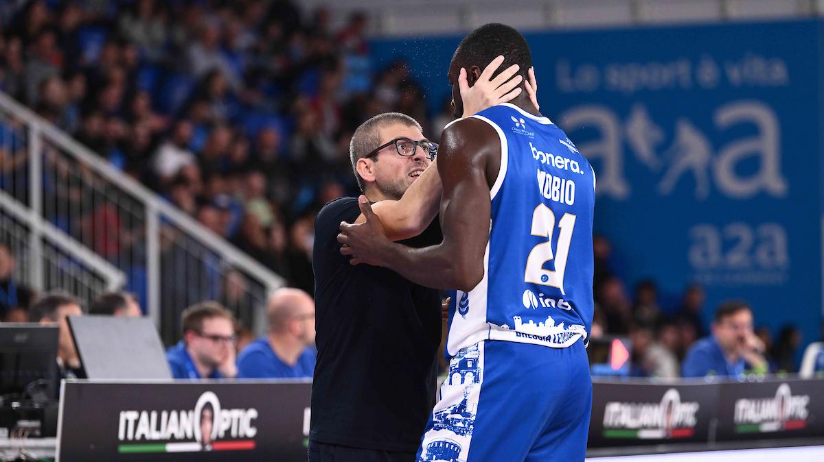 Brescia, Cotelli trova un grande Joseph Mobio contro l'Olimpia Milano