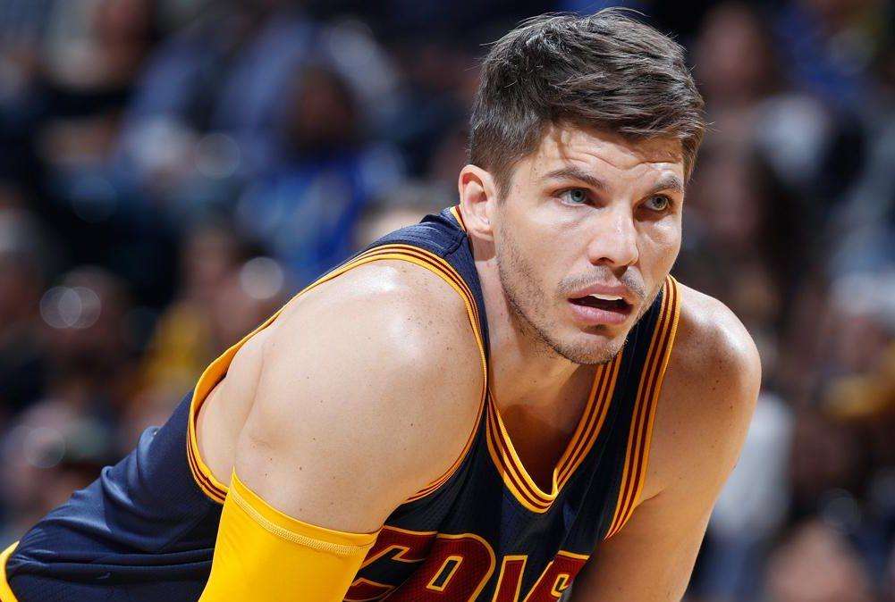MERCATO NBA - Kyle Korver torna a Utah: scambio tra Cavs e Jazz