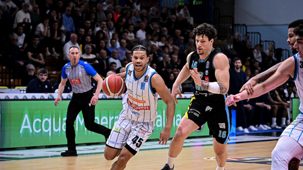 Cremona vs Napoli: diretta (78-74 con 5:36 da giocare, 4Q)