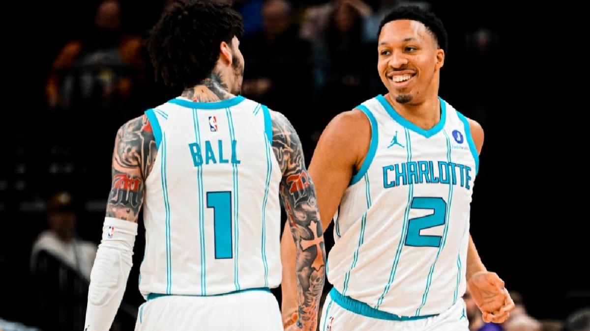 Gli Hornets costruiscono un +47 punti nel primo tempo e travolgono i Jazz 