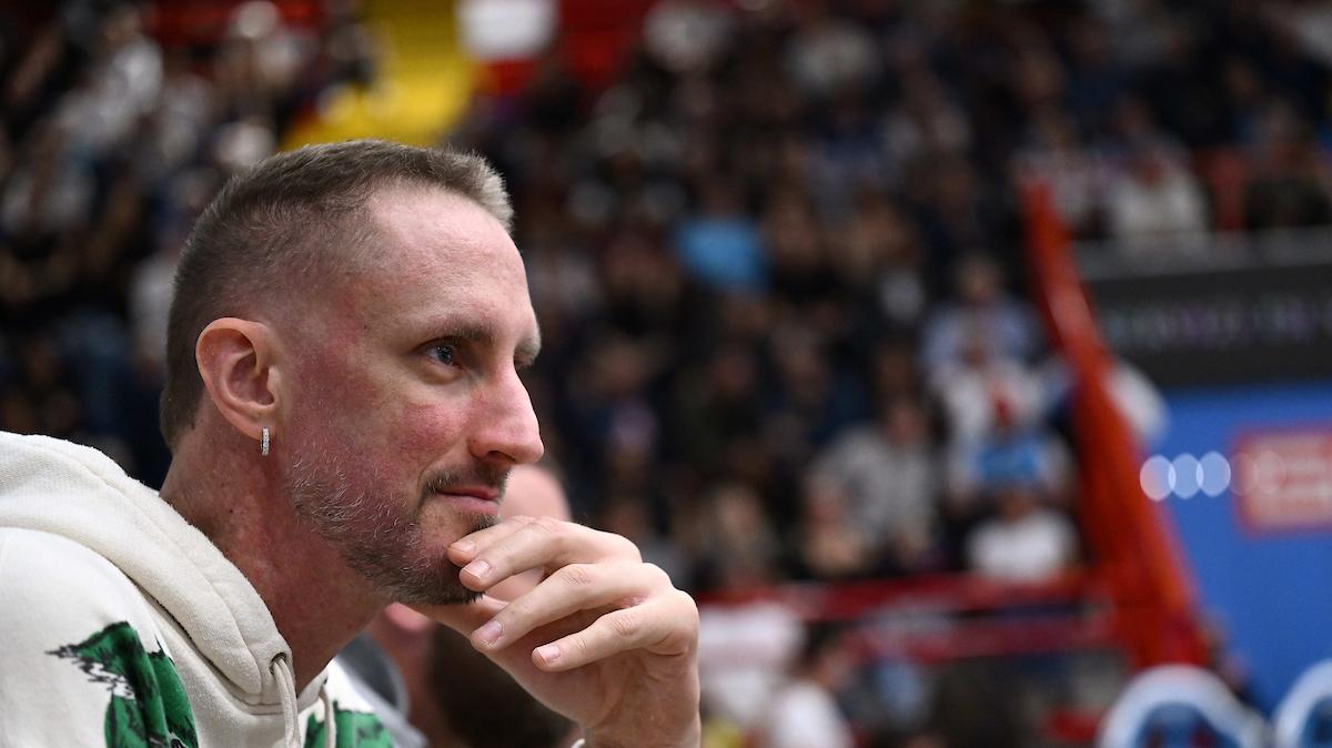 «Vorrei fare un po' di chiarezza...»: il post social di Achille Polonara