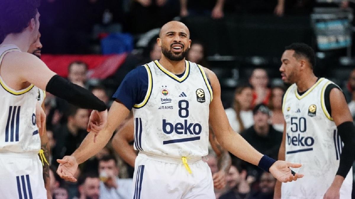 Fenerbahce di ferro: colpo a Parigi e sesta vittoria consecutiva