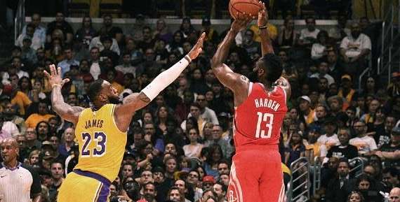 NBA - Aria di playoff tra Lakers e Rockets: James Harden si prende l'ultima parola 