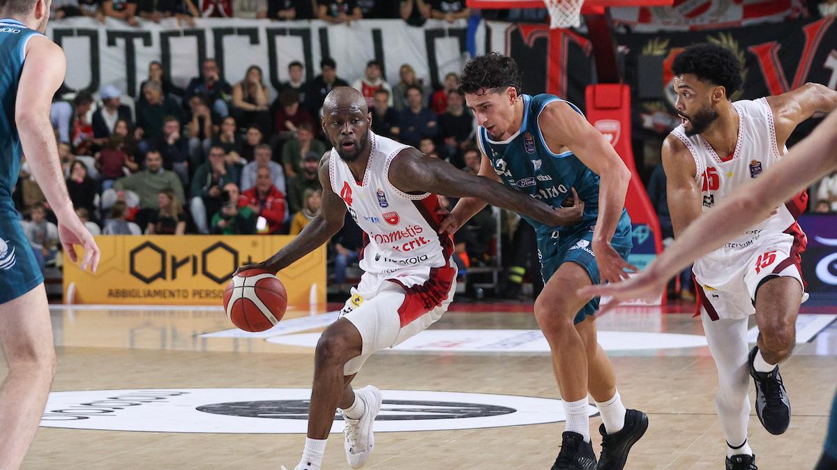 Highlights LBA | Varese esulta con la vittoria nel derby contro Cantù