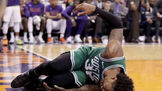 NBA - Celtics, Marcus Smart si infortuna a Phoenix