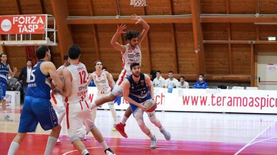 Serie B - Ristopro Fabriano: cuore e grinta, la Janus passa a Teramo