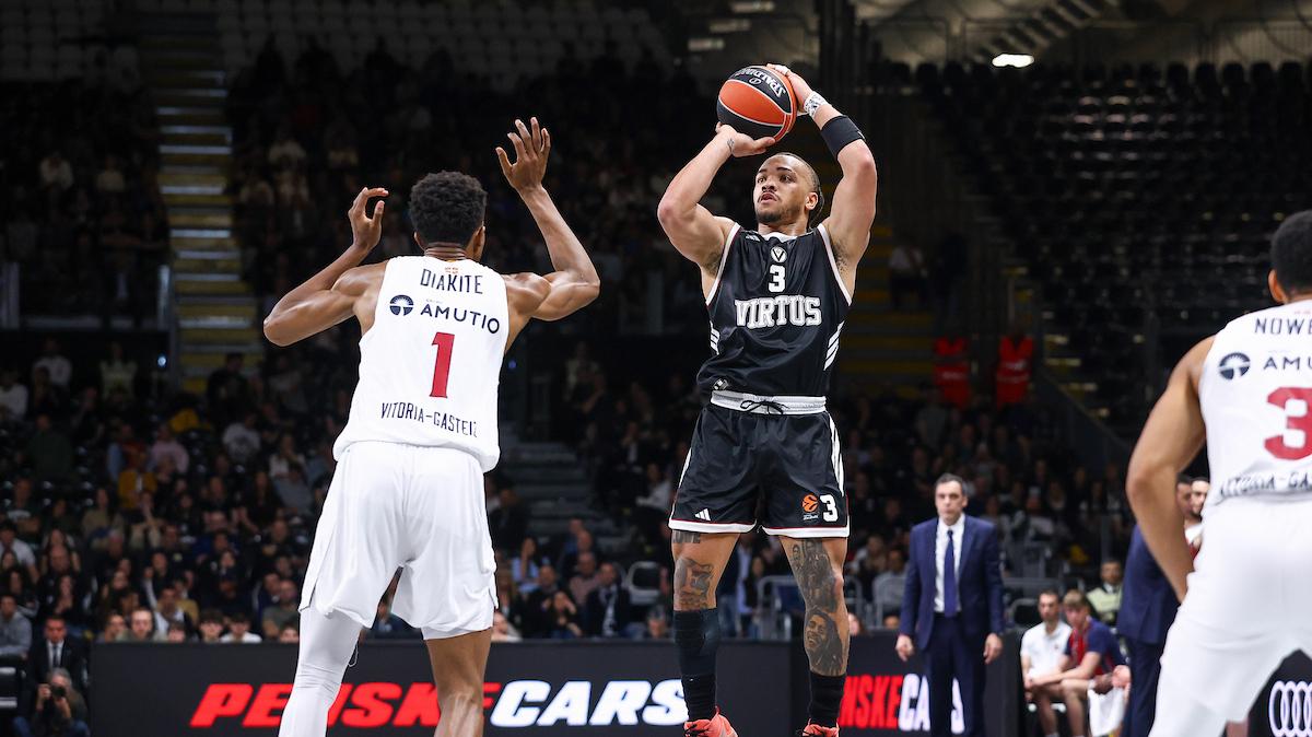 Virtus Bologna, primi fischi e contestazione: Dos Santos per dare la scossa