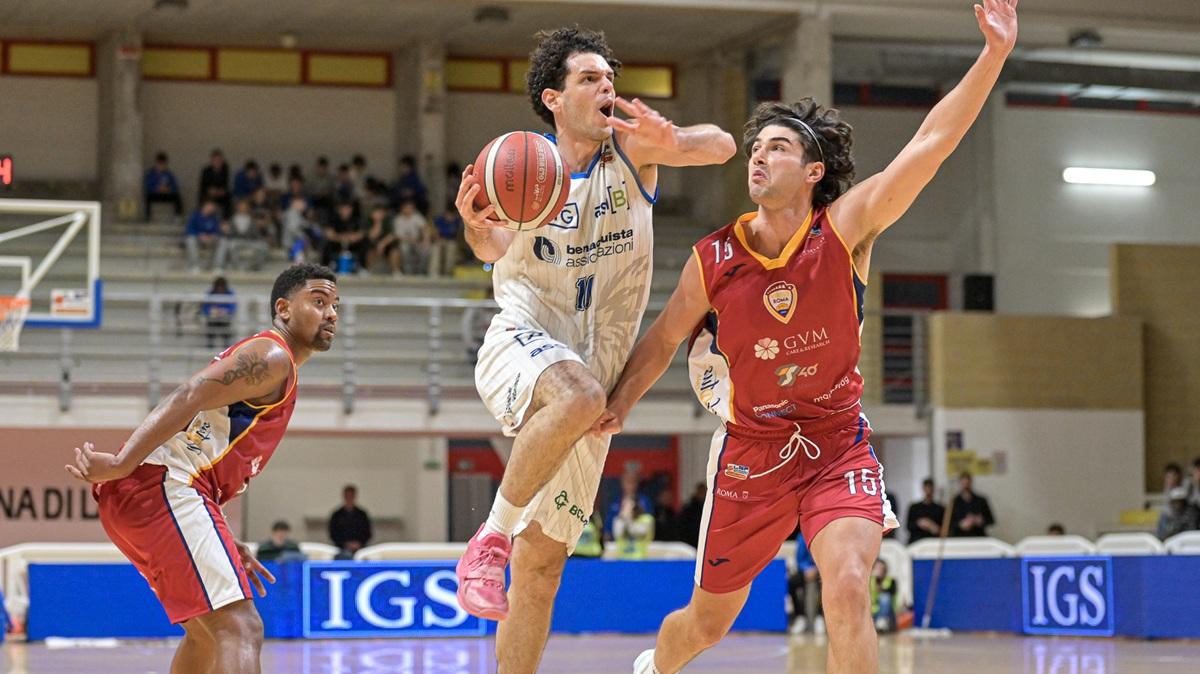 Serie B - La Benacquista Latina difende il primato contro la Virtus Roma 1960