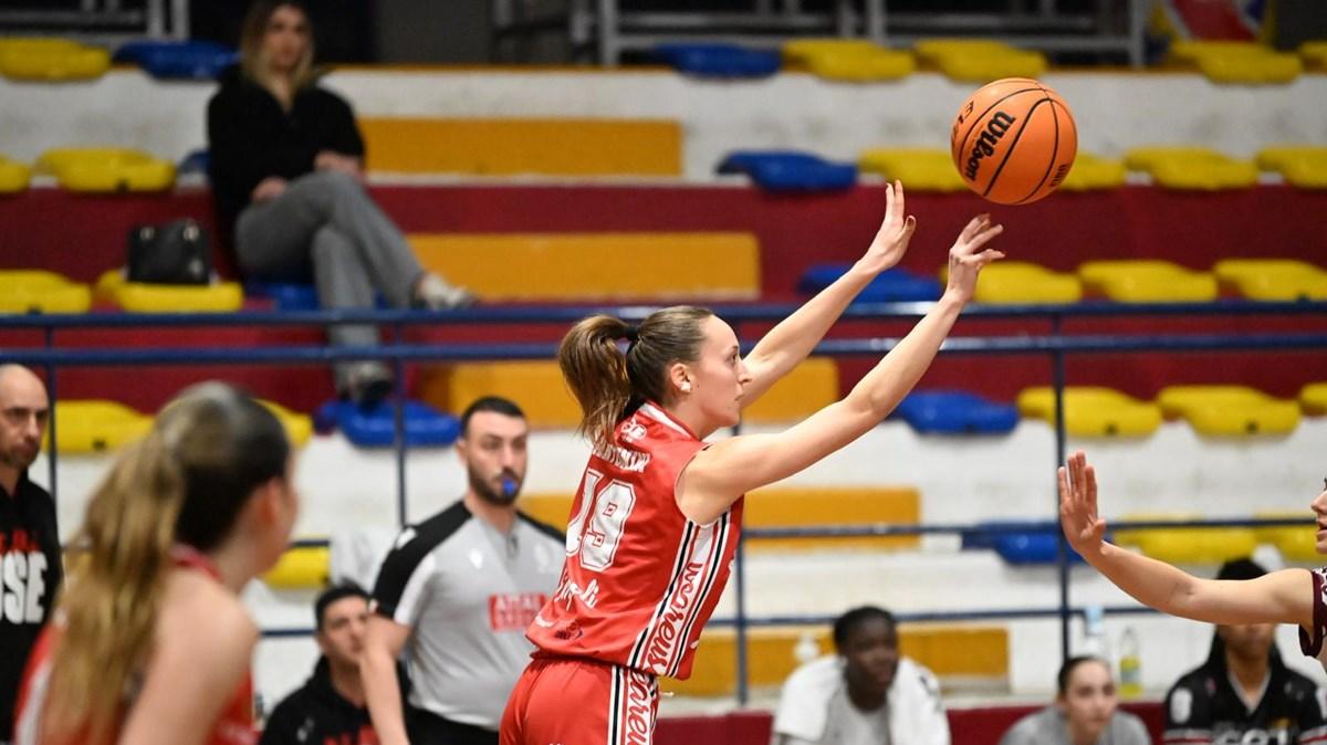 A2 F - A Salerno una Use Rosa Scotti Empoli ancora straripante