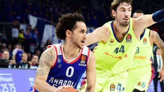 EuroLeague - Larkin fa 37, l'Efes batte il Barcelona