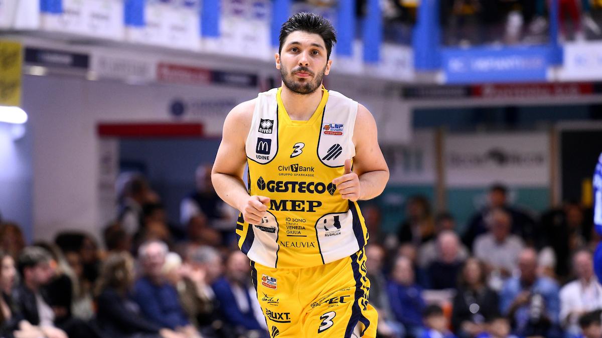 Pazzesco Lucio Redivo: 48 punti, Cividale pareggia la serie con Rimini