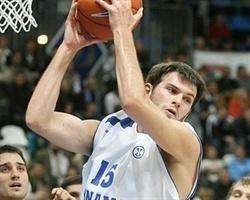 L'Olimpia Armani Jeans Milano ingaggia Antonis Fotsis