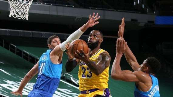 NBA - Lakers: James da spolvero per una vittoria pesante a Milwaukee